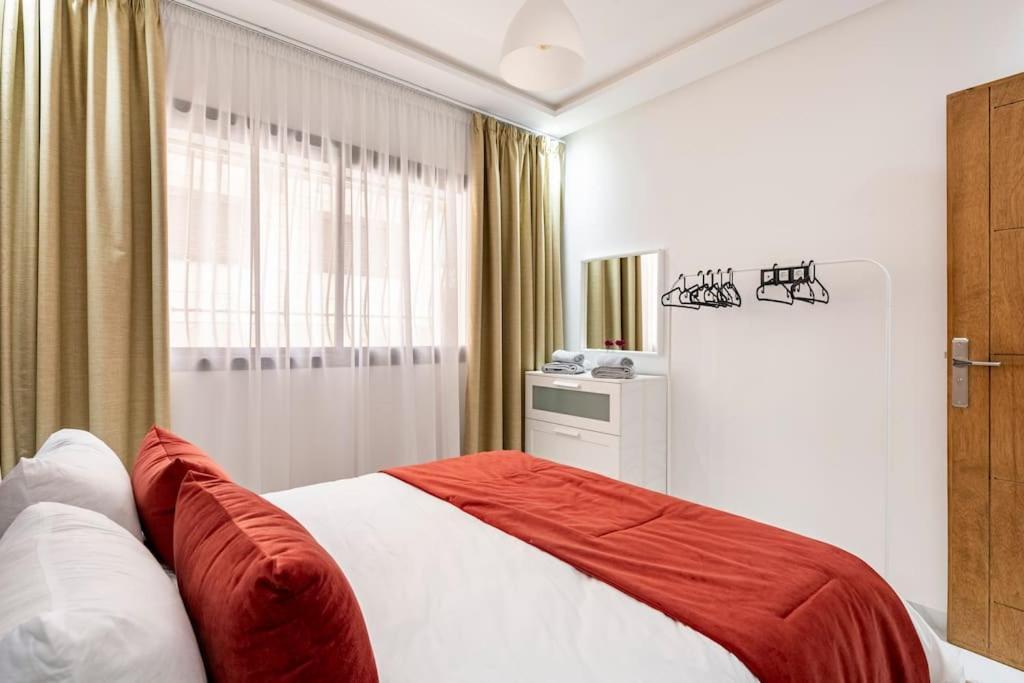 Cozy 3 Bedroom Apartment *
